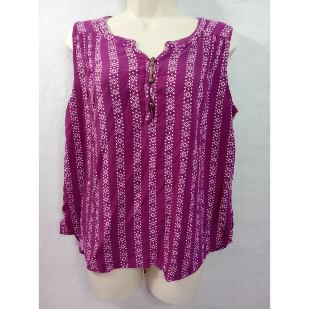 Sonoma large sleeveless v‎ neck button up purple